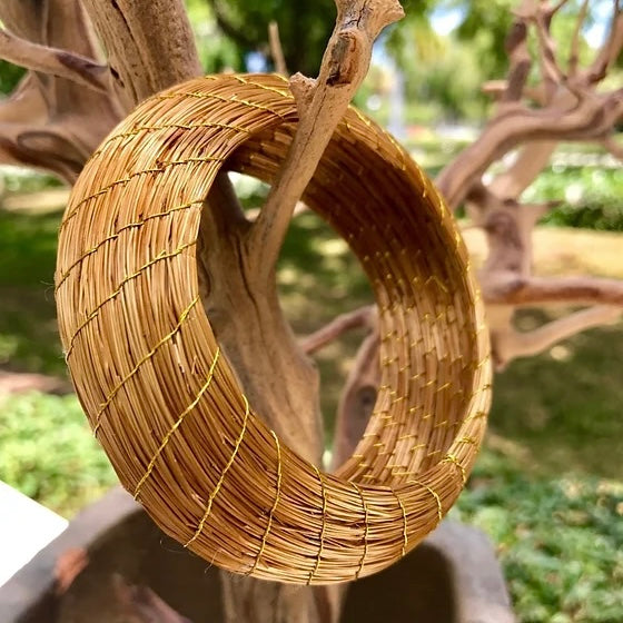 Flora Oval Golden Grass Bracelet