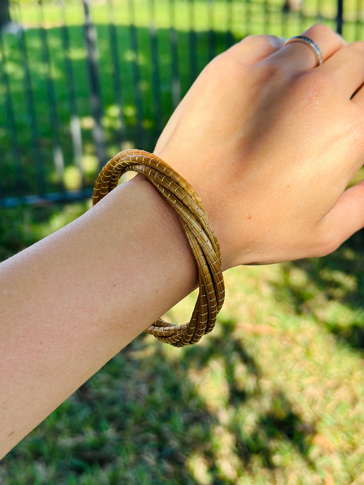 Vyna Golden Grass Thick Twisted Bangle